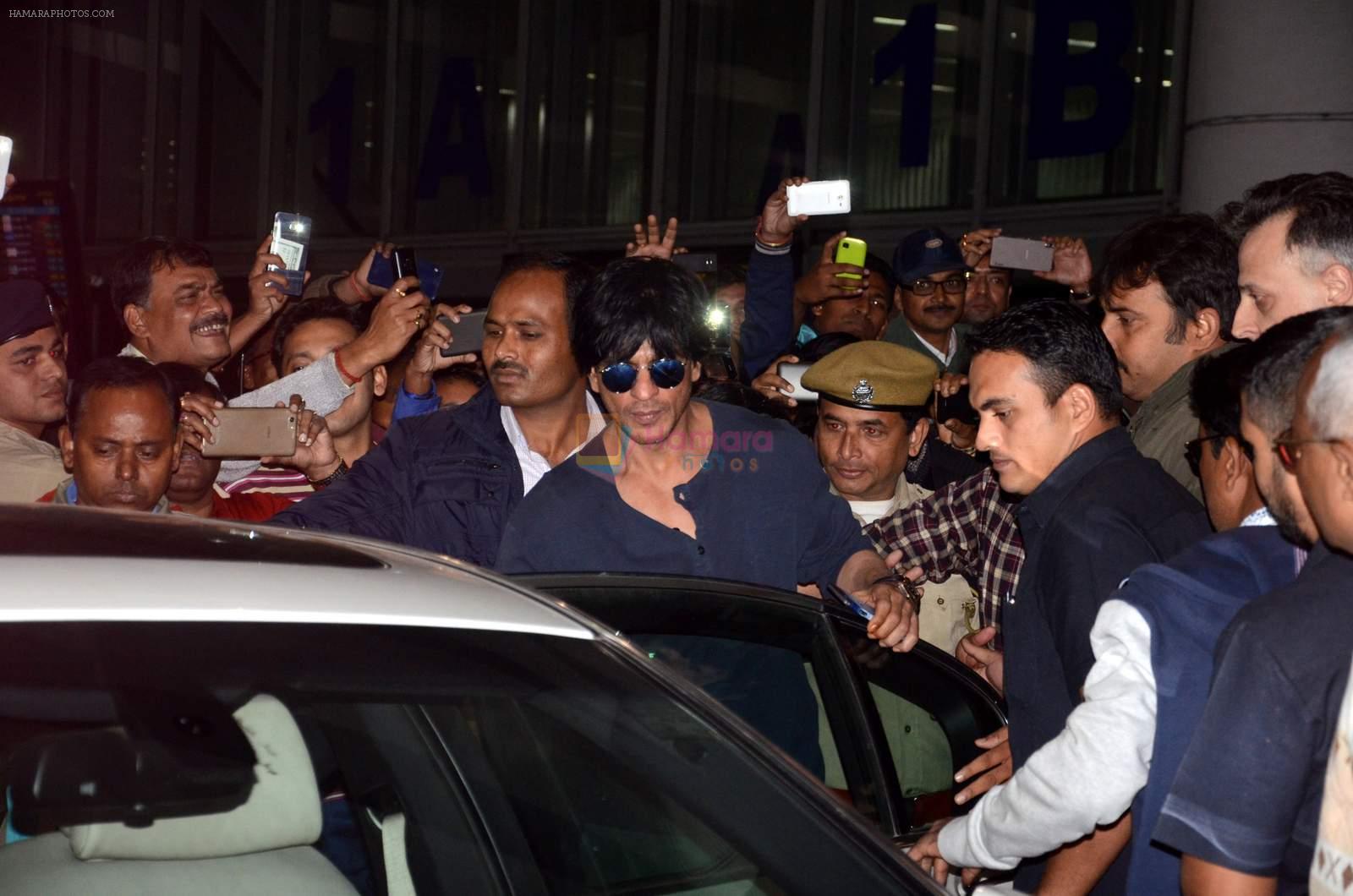 Shahrukh Khan in Kolkatta for Dilwale promotions on 22nd Dec 2015