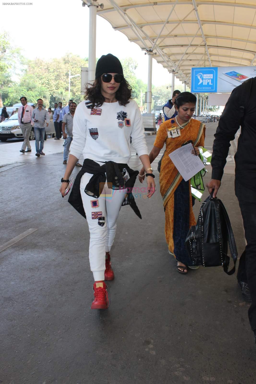 Priyanka Chopra snapped at airport on 23rd Dec 2015