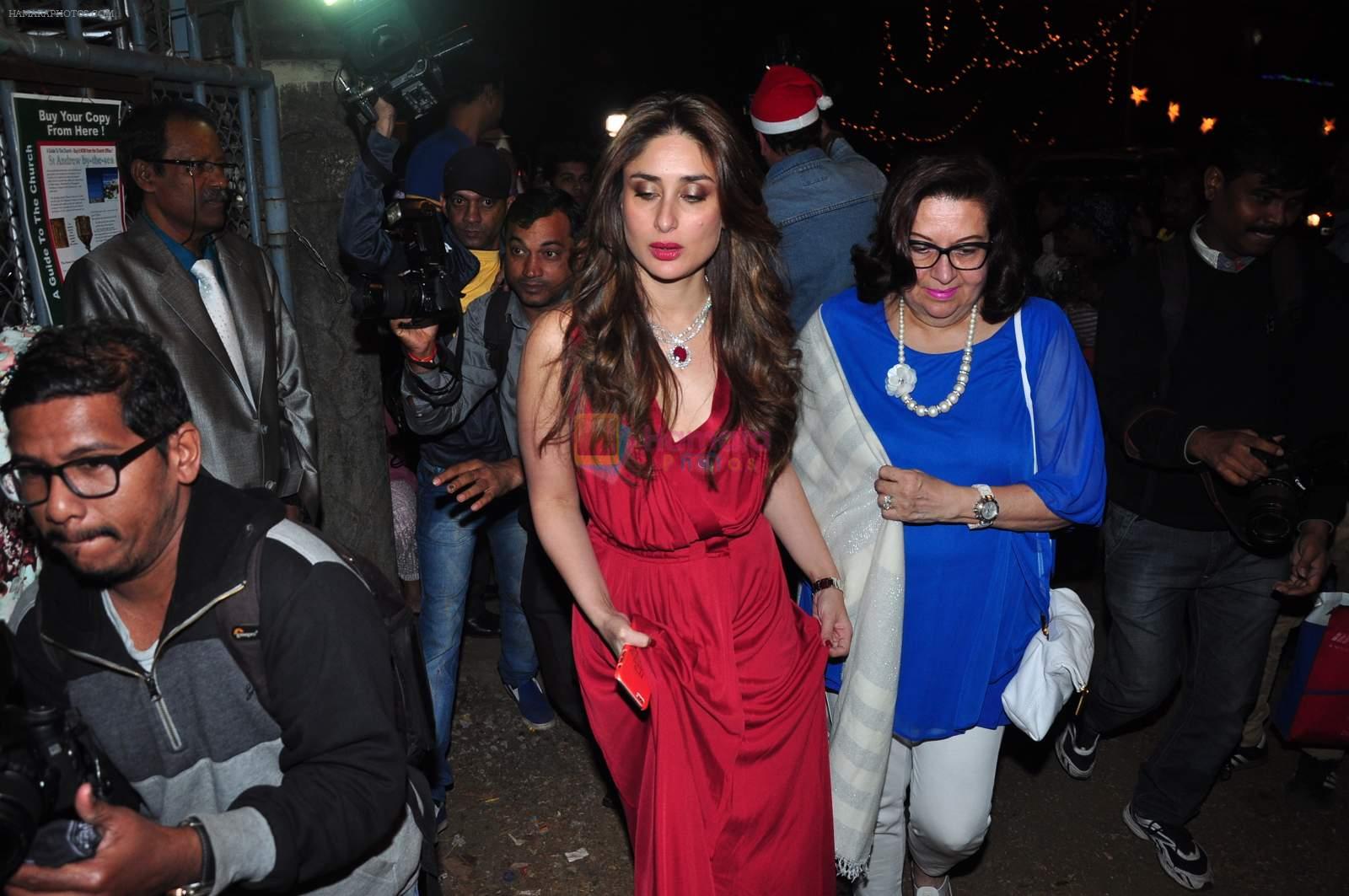 Kareena Kapoor, Babita Visit St. Marry Church For Christmas Eve on 25th Dec 2015