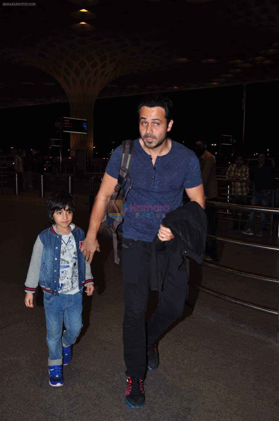 Emraan Hashmi leaves for New Year's on 28th Dec 2015