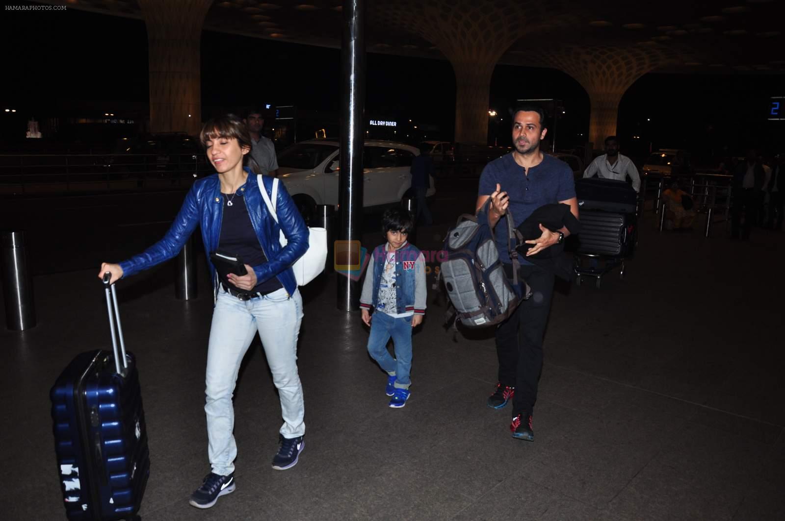 Emraan Hashmi leaves for New Year's on 28th Dec 2015