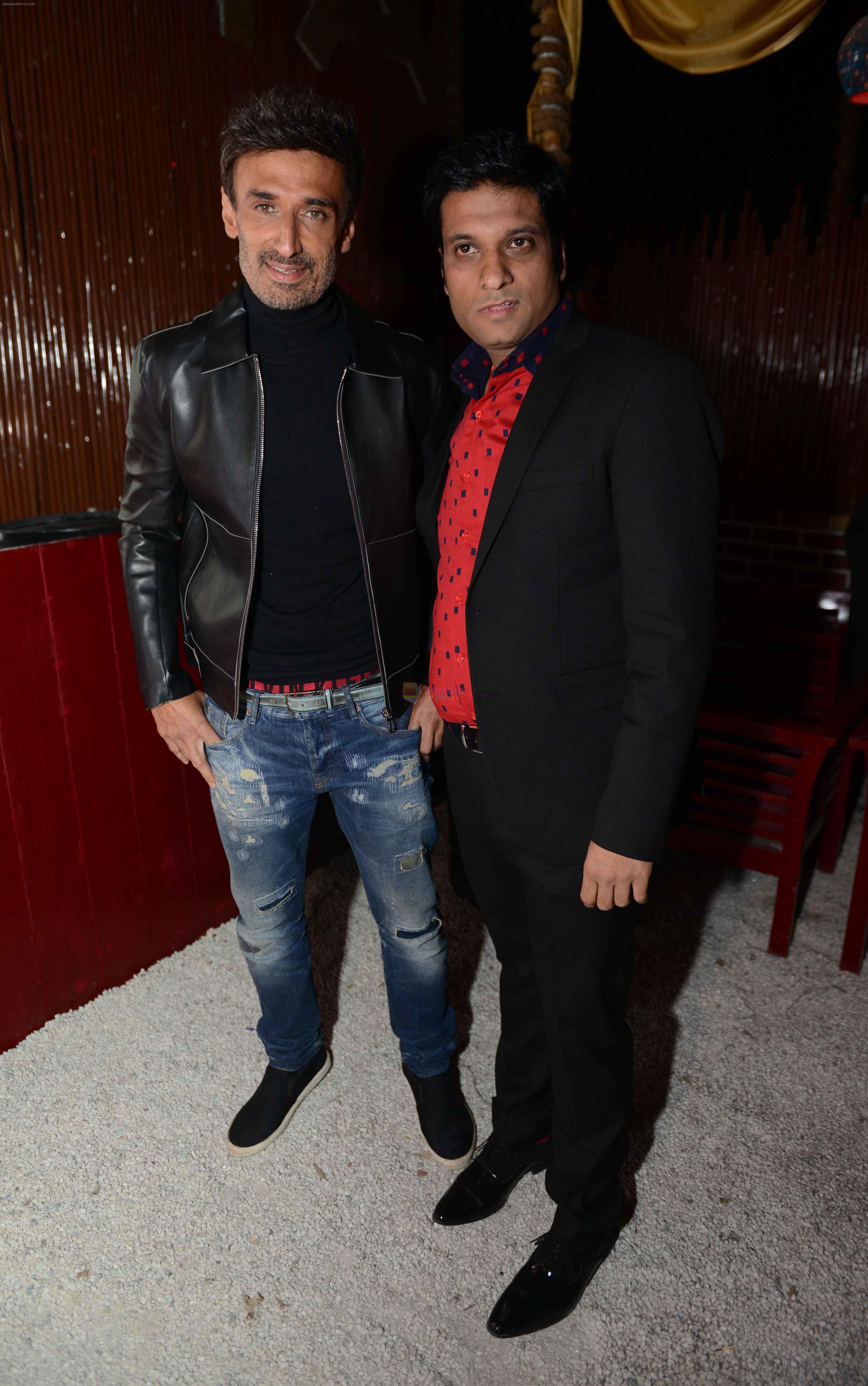 Rahul Dev & Nitin Chopra at the Anniversary of  Cinema Bar & Lounch in GK-2, New delhi on 29th Dec 2015