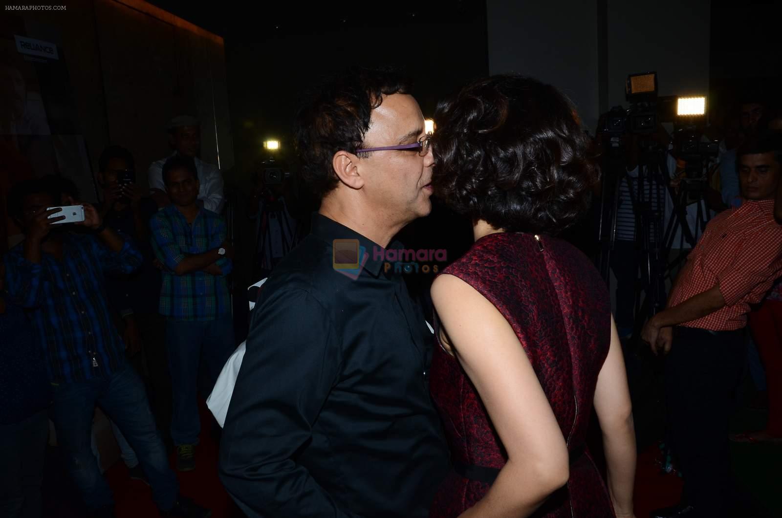 Kangana Ranaut, Vidhu Vinod Chopra at Wazir screening in Mumbai on 6th Jan 2016