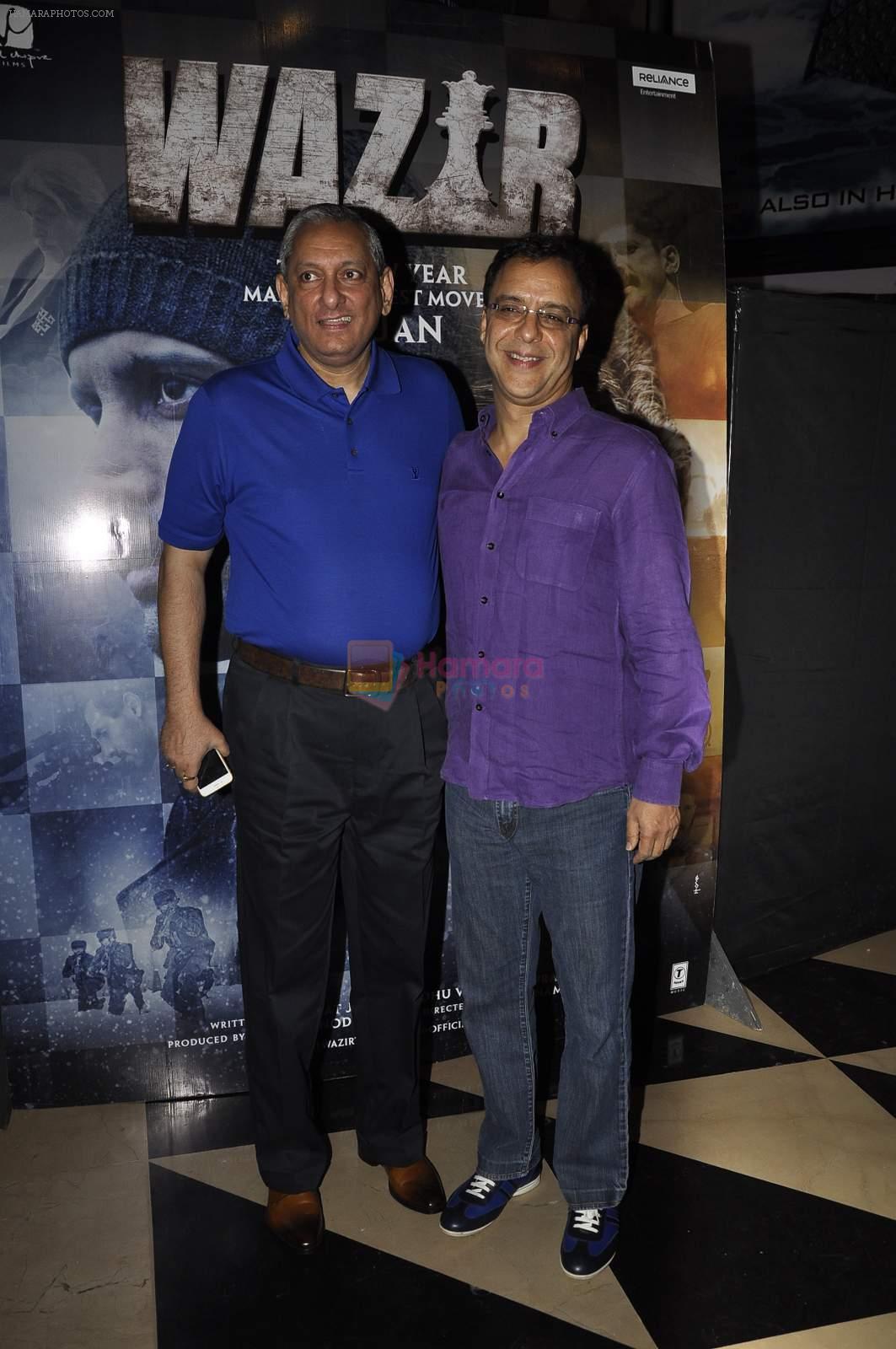 Vidhu Vinod Chopra at Wazir screening in Mumbai on 7th Jan 2016