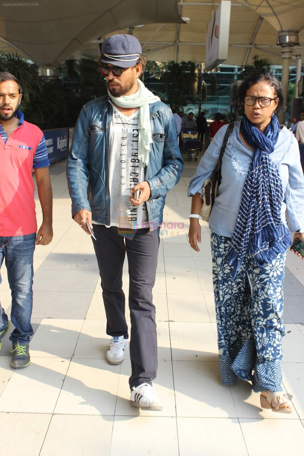 Irrfan Khan snapped at domestic airport on 7th Jan 2016
