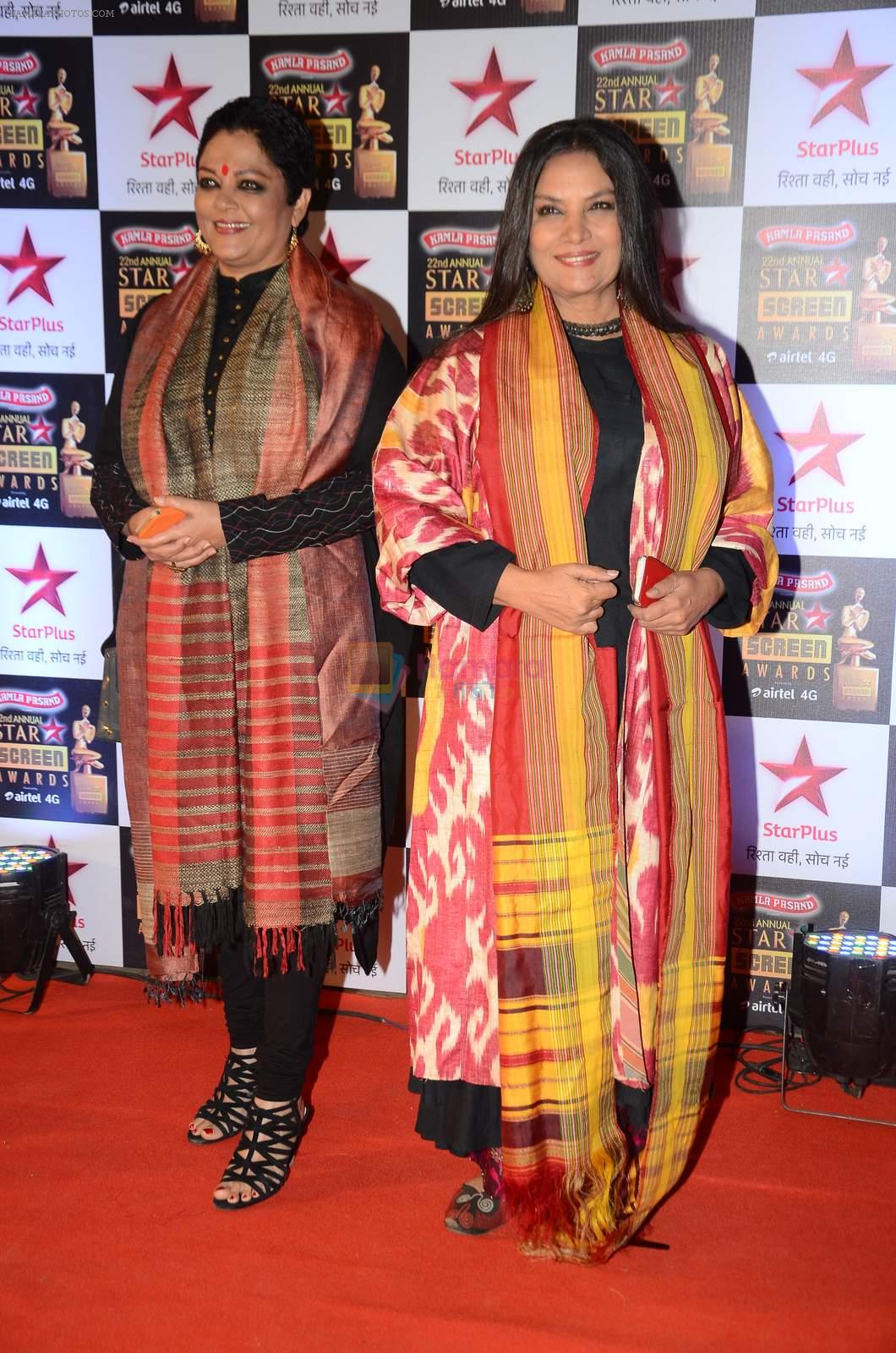 Shabana Azmi at Star Screen Awards Red Carpet on 8th Jan 2016