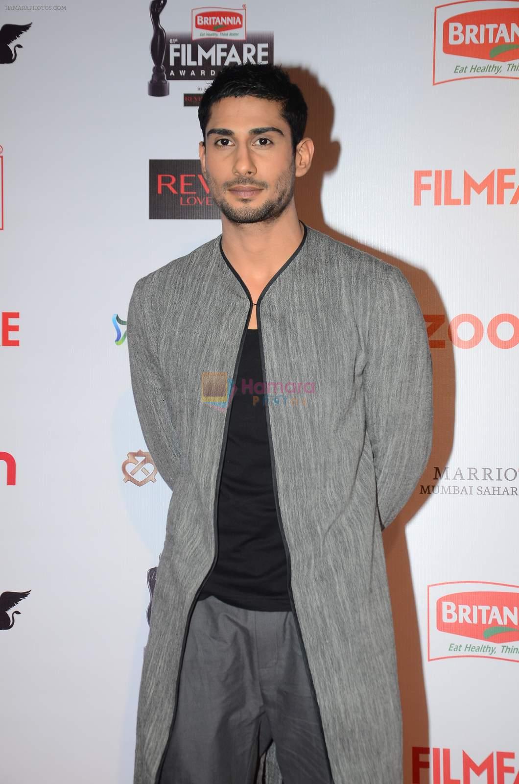 Prateik babbar at Filmfare Nominations red carpet on 9th Jan 2016