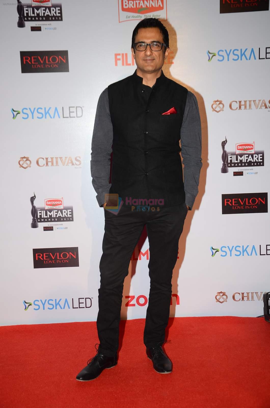 Sanjay Suri at Filmfare Nominations red carpet on 9th Jan 2016