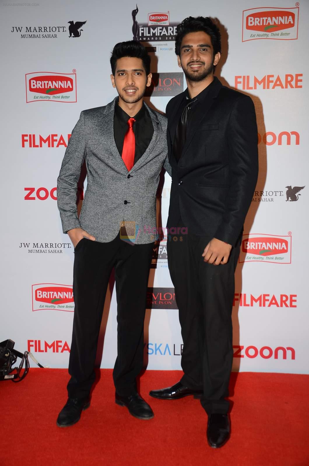 Armaan Malik, Amaal Mallik at Filmfare Nominations red carpet on 9th Jan 2016