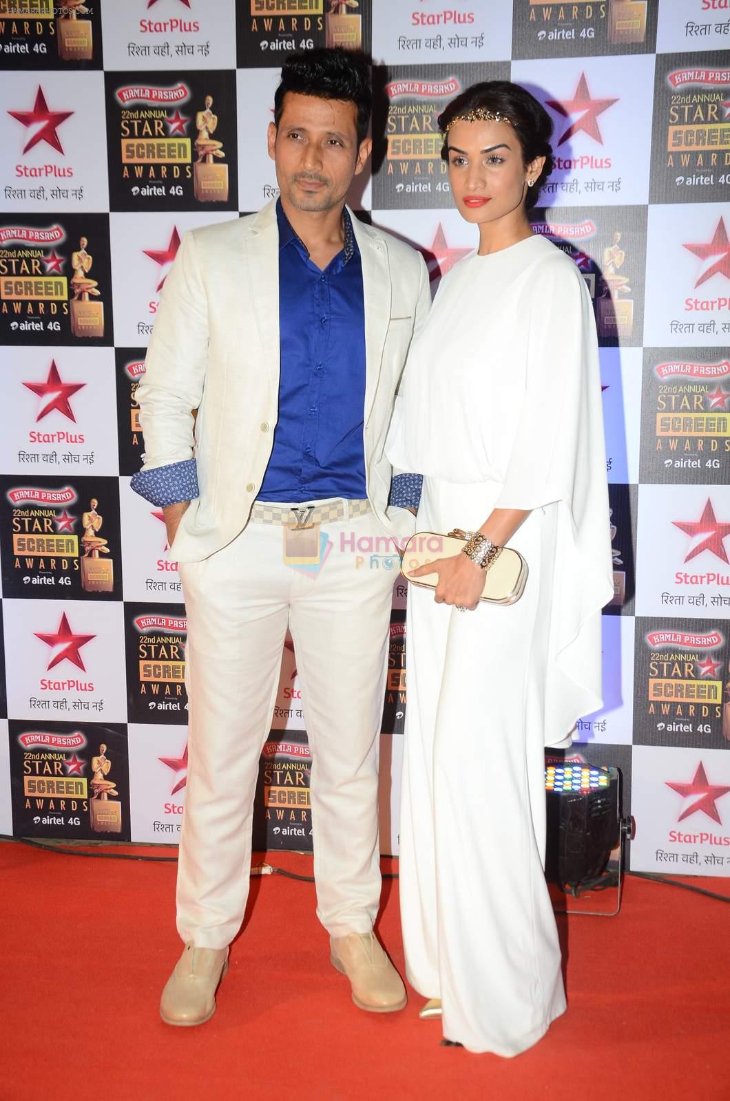 Manmeet Gulzar at Star Screen Awards Red Carpet on 8th Jan 2016