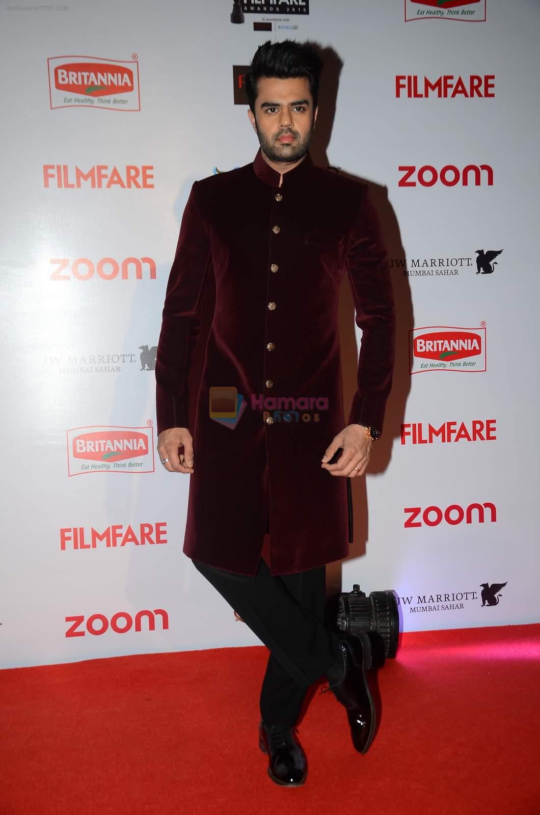 Manish Paul at Filmfare Nominations red carpet on 9th Jan 2016