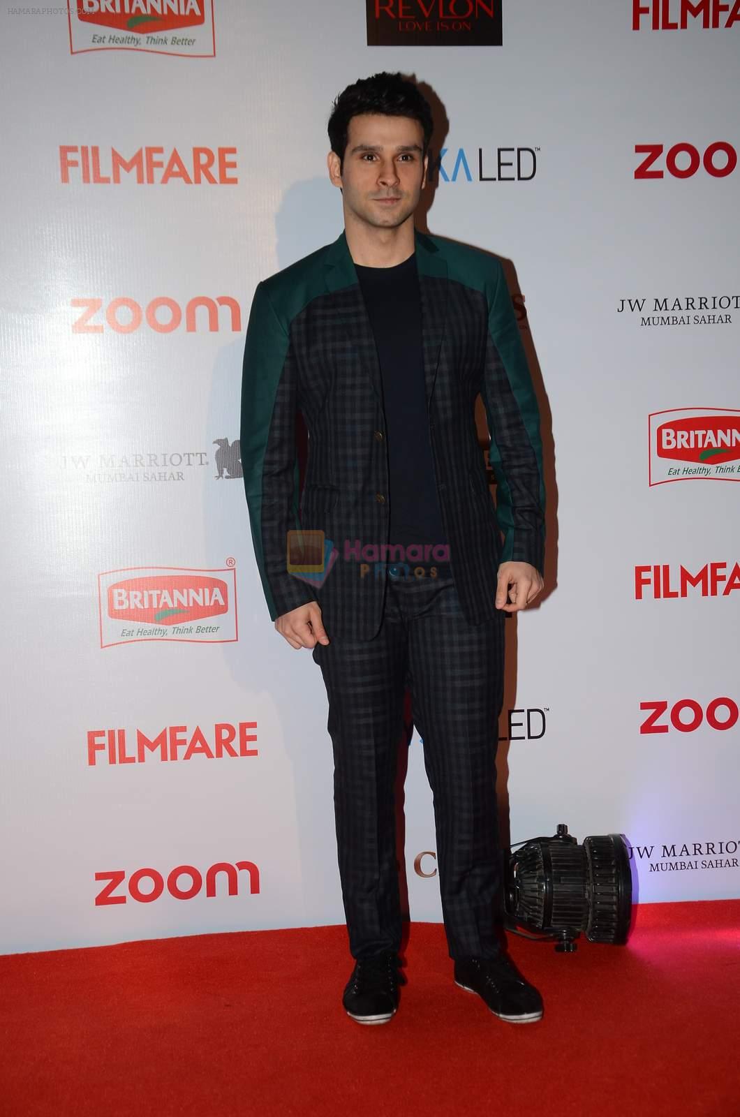 Girish Kumar at Filmfare Nominations red carpet on 9th Jan 2016