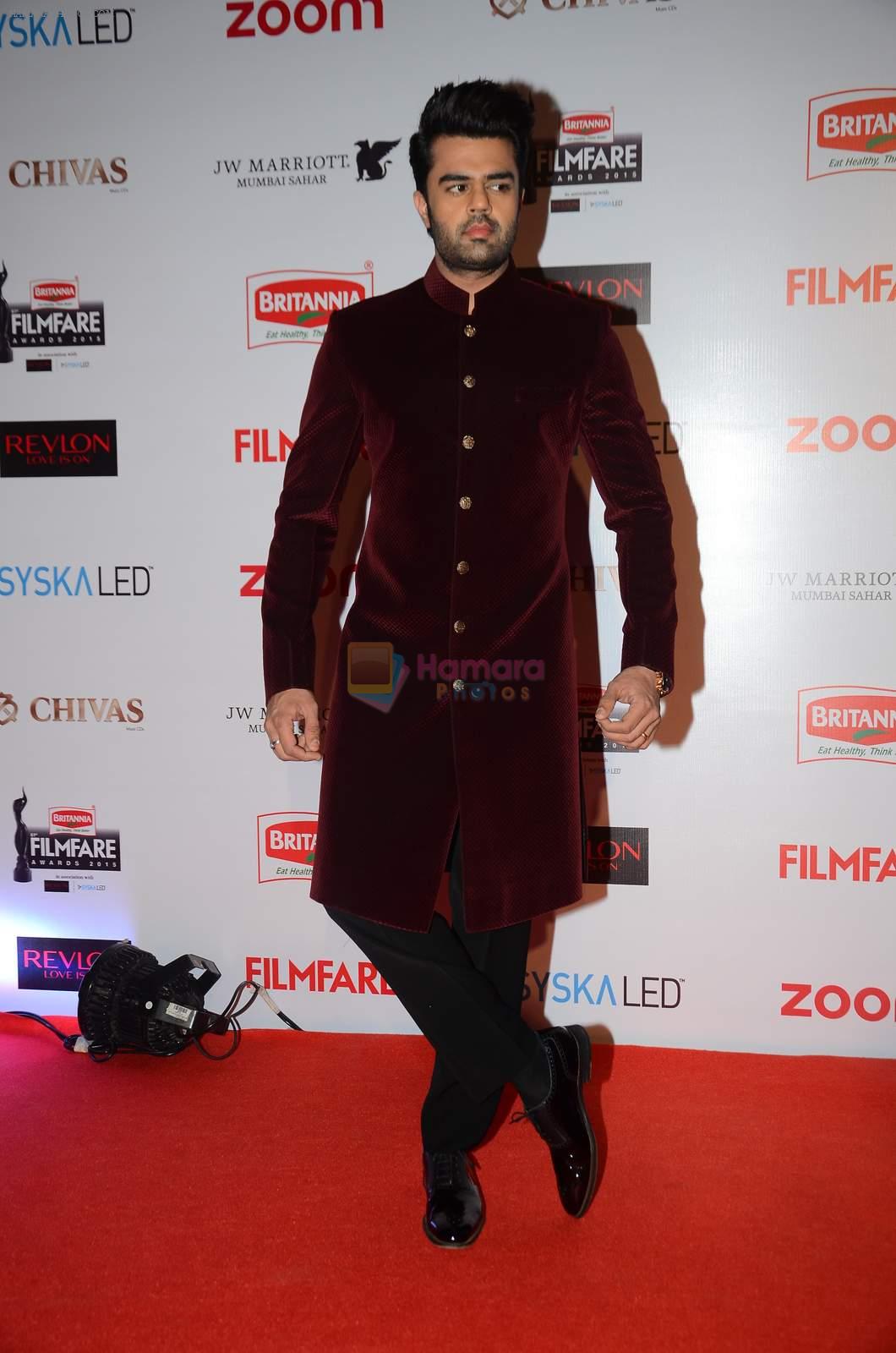 Manish Paul at Filmfare Nominations red carpet on 9th Jan 2016