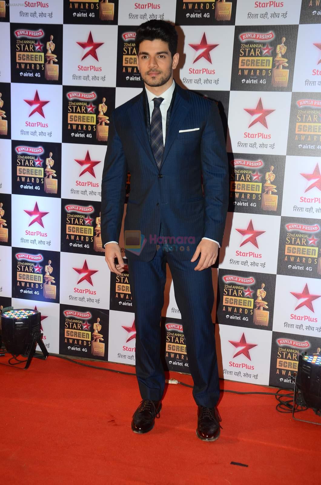 Sooraj Pancholi at Star Screen Awards Red Carpet on 8th Jan 2016