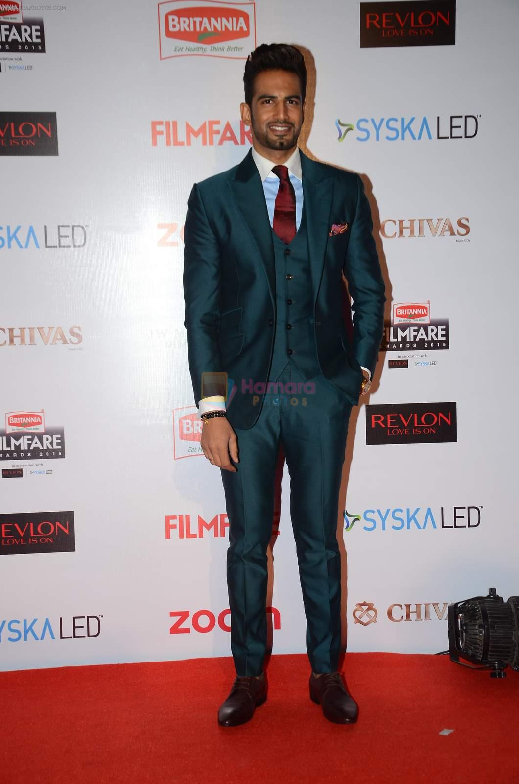 Upen Patel at Filmfare Nominations red carpet on 9th Jan 2016
