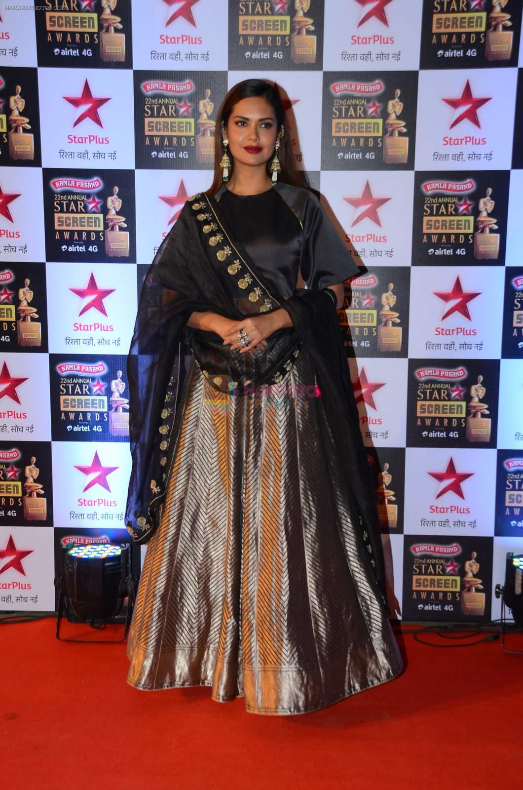 Esha Gupta at Star Screen Awards Red Carpet on 8th Jan 2016