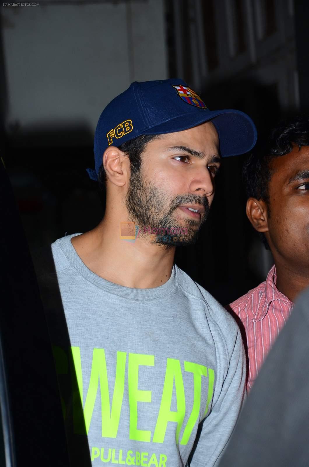 Varun Dhawan snapped outside his father's office in Juhu on 12th Jan 2016