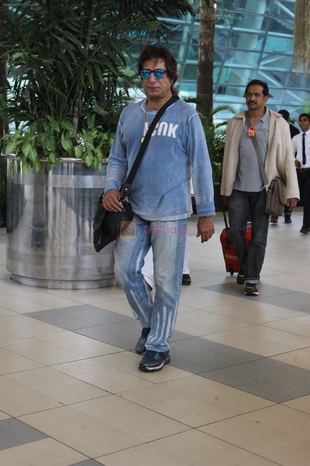 Shakti Kapoor snapped at airport on 12th Jan 2016