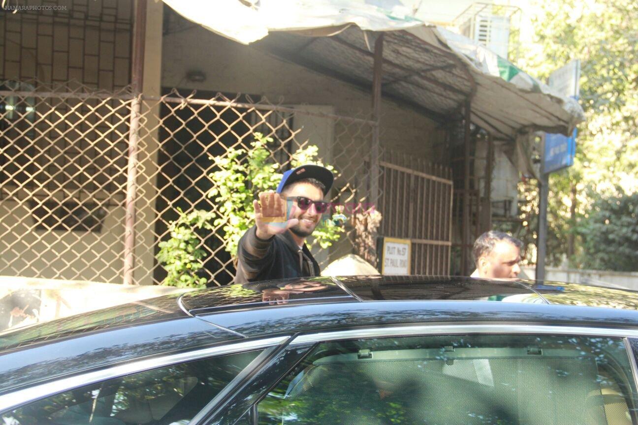 Ranveer Singh snapped in Bandra on 14th Jan 2016