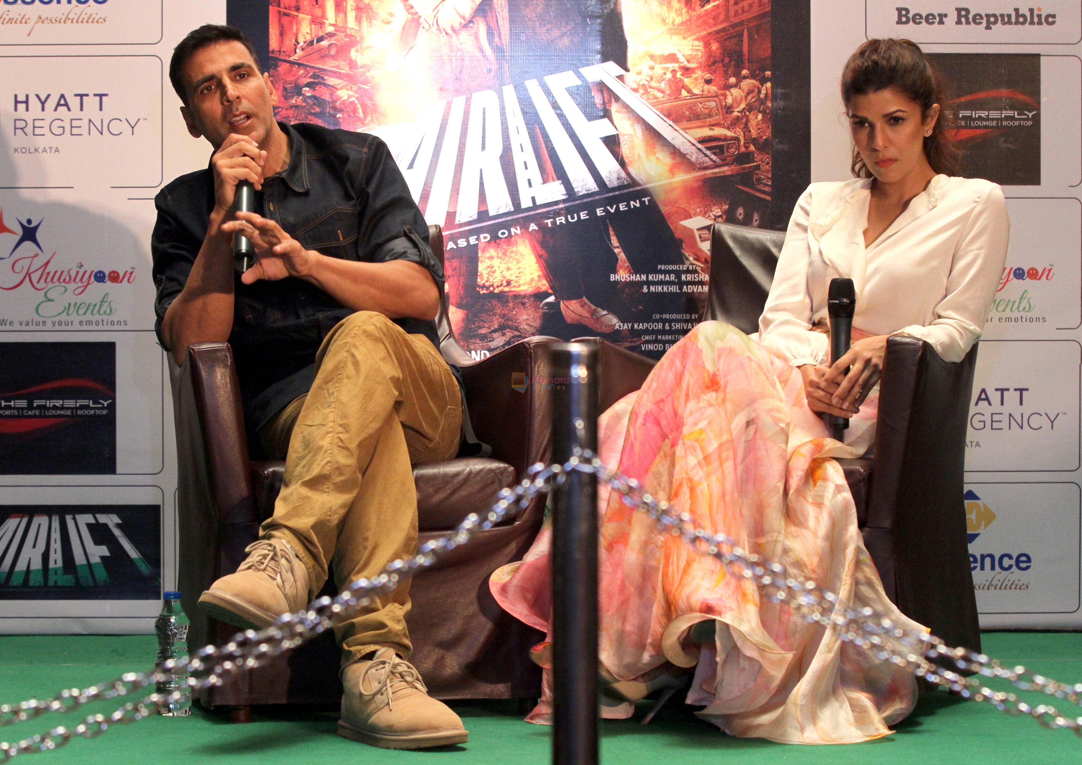 Nimrat Kaur, Akshay Kumar promote Airlift in Kolkata on 14th Jan 2016