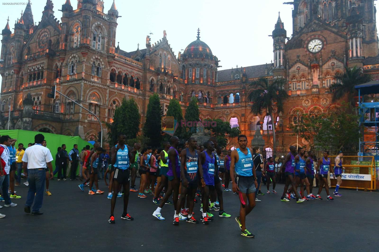 at Mumbai marathon on 17th Jan 2016
