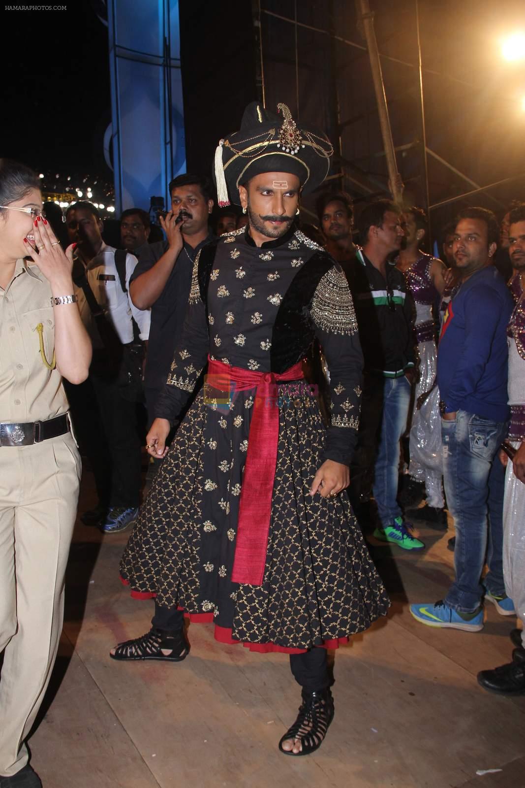 Ranveer Singh at Umang police show on 19th Jan 2016