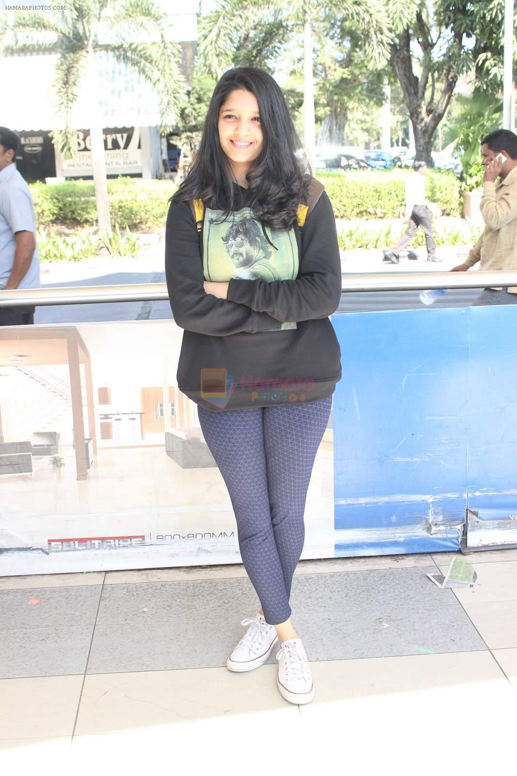 Ritika Singh snapped at airport on 20th Jan 2016