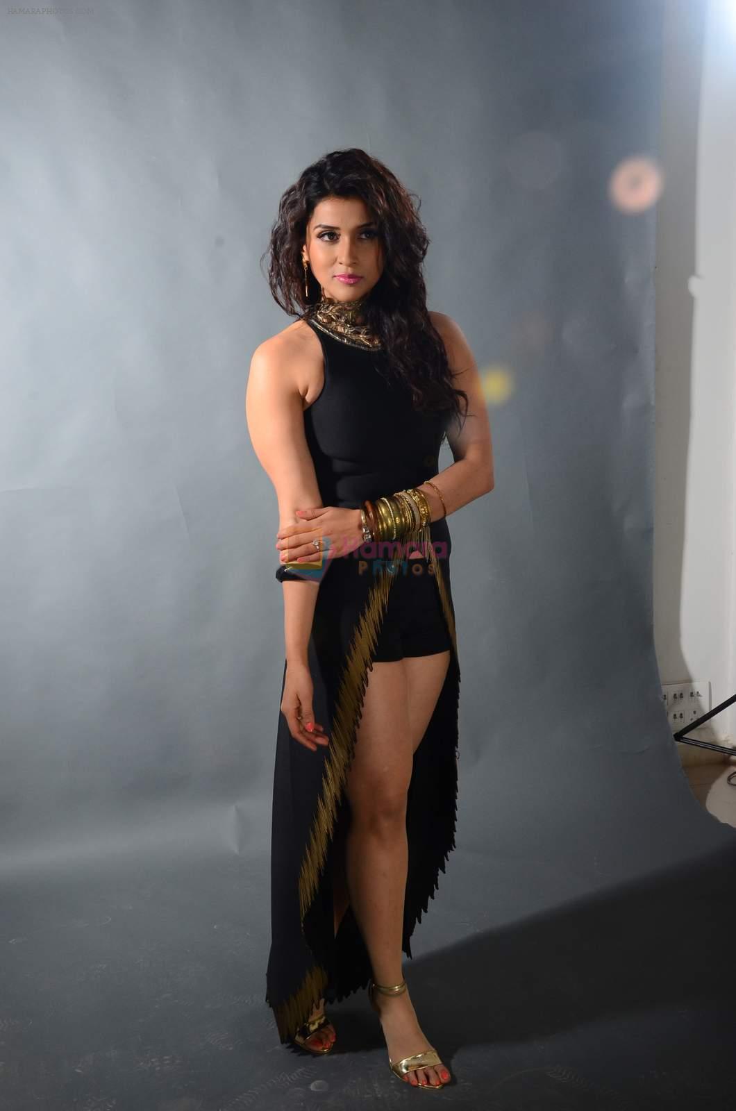 Mannara Chopra photo shoot on 21st Jan 2016