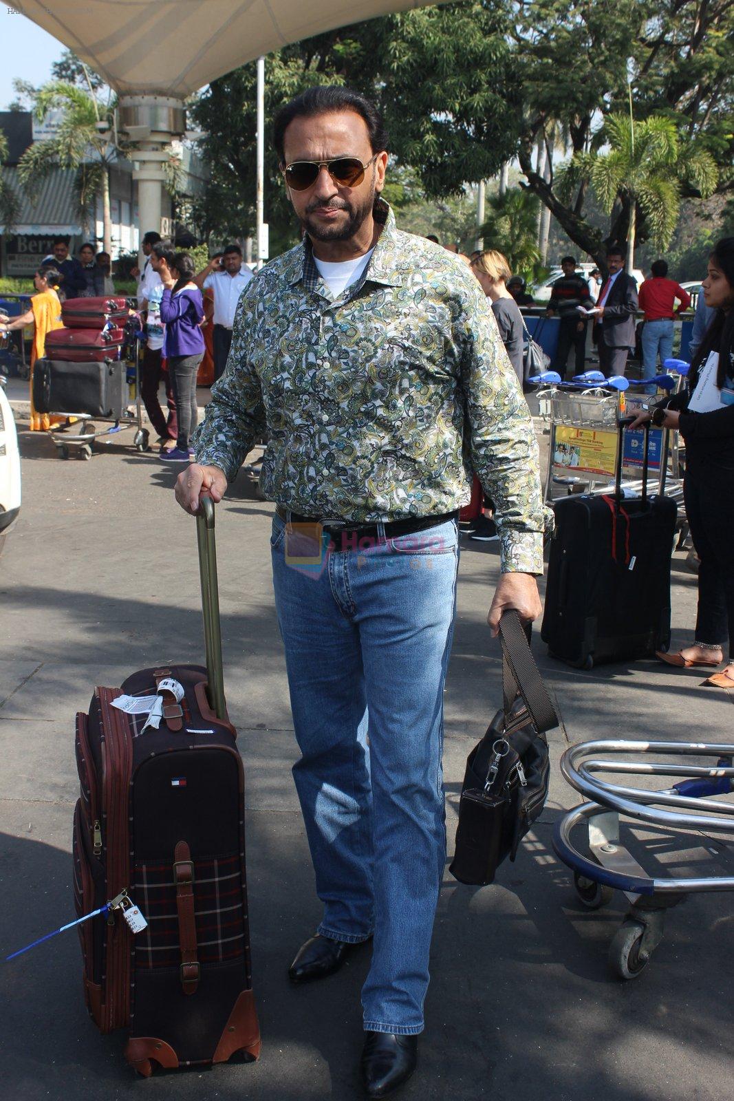Gulshan Grover snapped at airport  on 28th Jan 2016