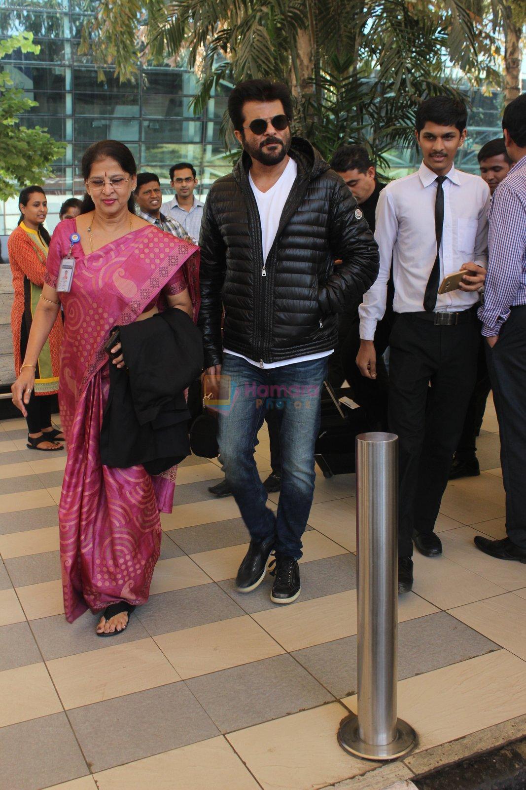 Anil Kapoor snapped at airport  on 29th Jan 2016