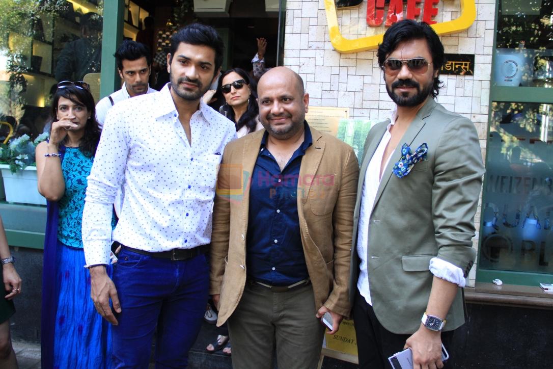 Mrunal, Rahul, Gaurav at the launch of The Beer Cafe