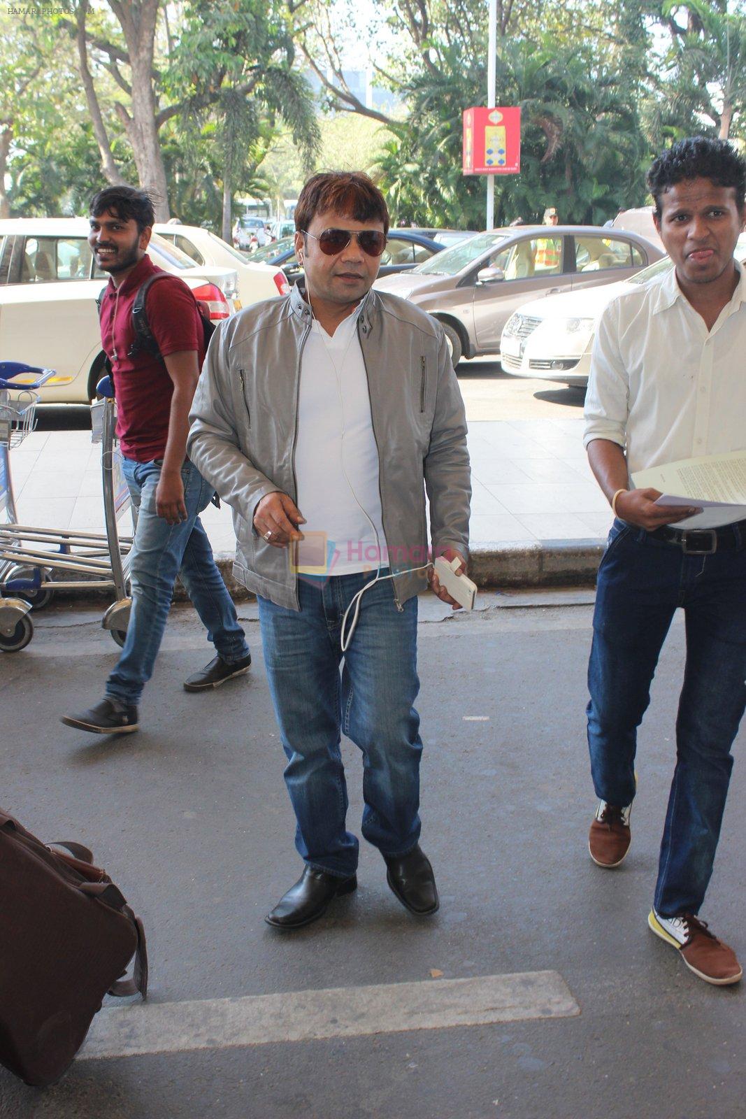 Rajpal Yadav snapped at airport on 3rd Feb 2016
