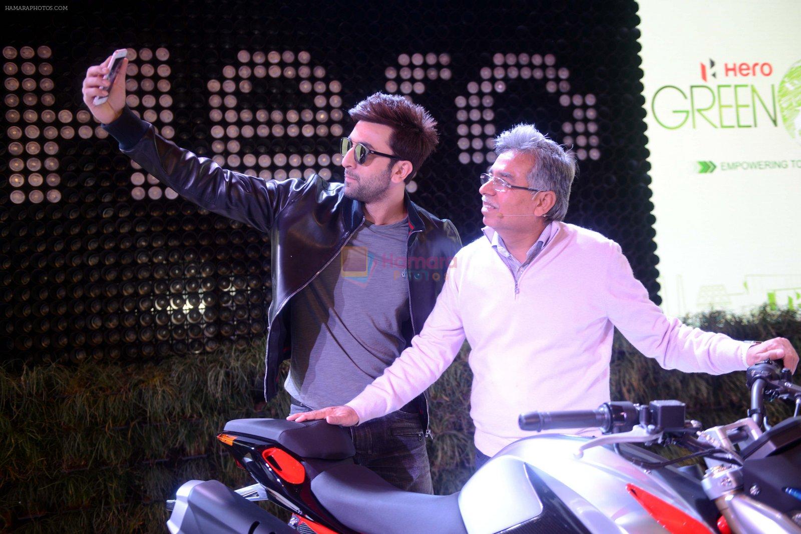 Ranbir Kapoor at the HERO lounge at Auto Expo 2016 in Delhi on 3rd Feb 2016