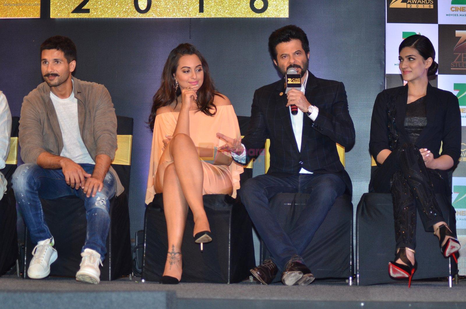 Shahid Kapoor, Sonakshi Sinha, Anil Kapoor, Kriti Sanon at Zee Cine Awards press meet on 4th Feb 2016