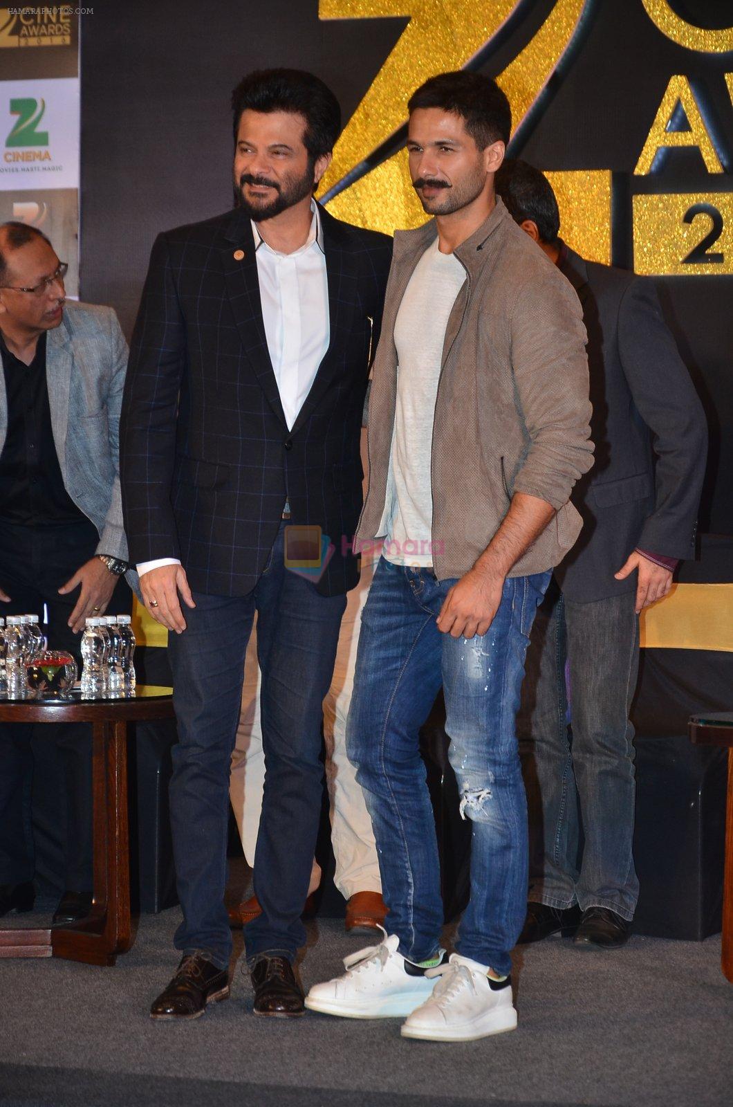 Anil Kapoor, Shahid Kapoor at Zee Cine Awards press meet on 4th Feb 2016