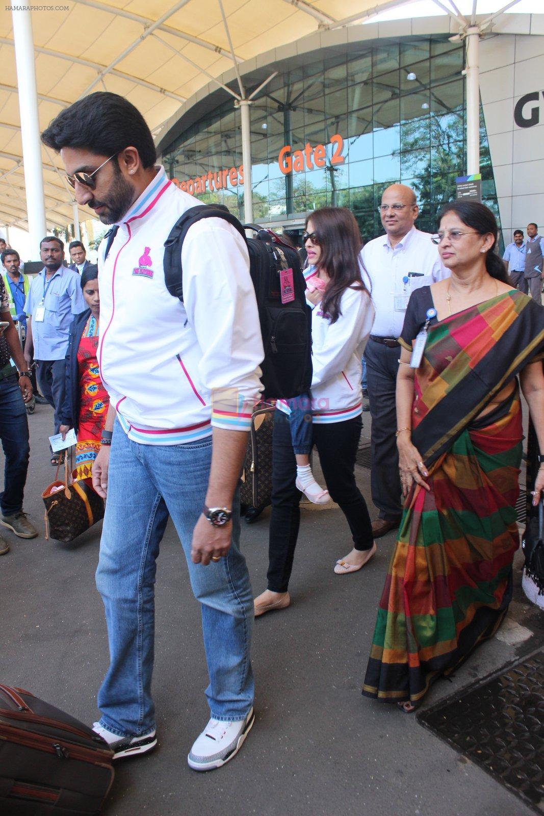 Abhishek Bachchan snapped at Airport on 6th Feb 2016