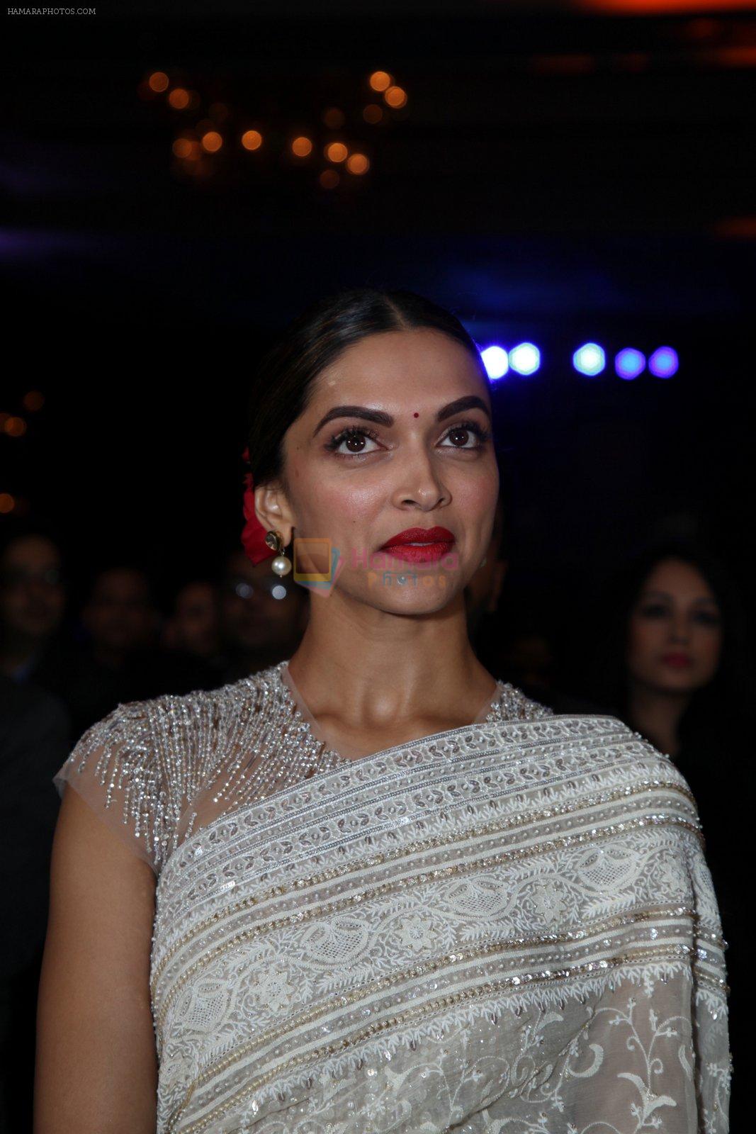 Deepika Padukone at NDTV Indian of the year on 5th Feb 2016