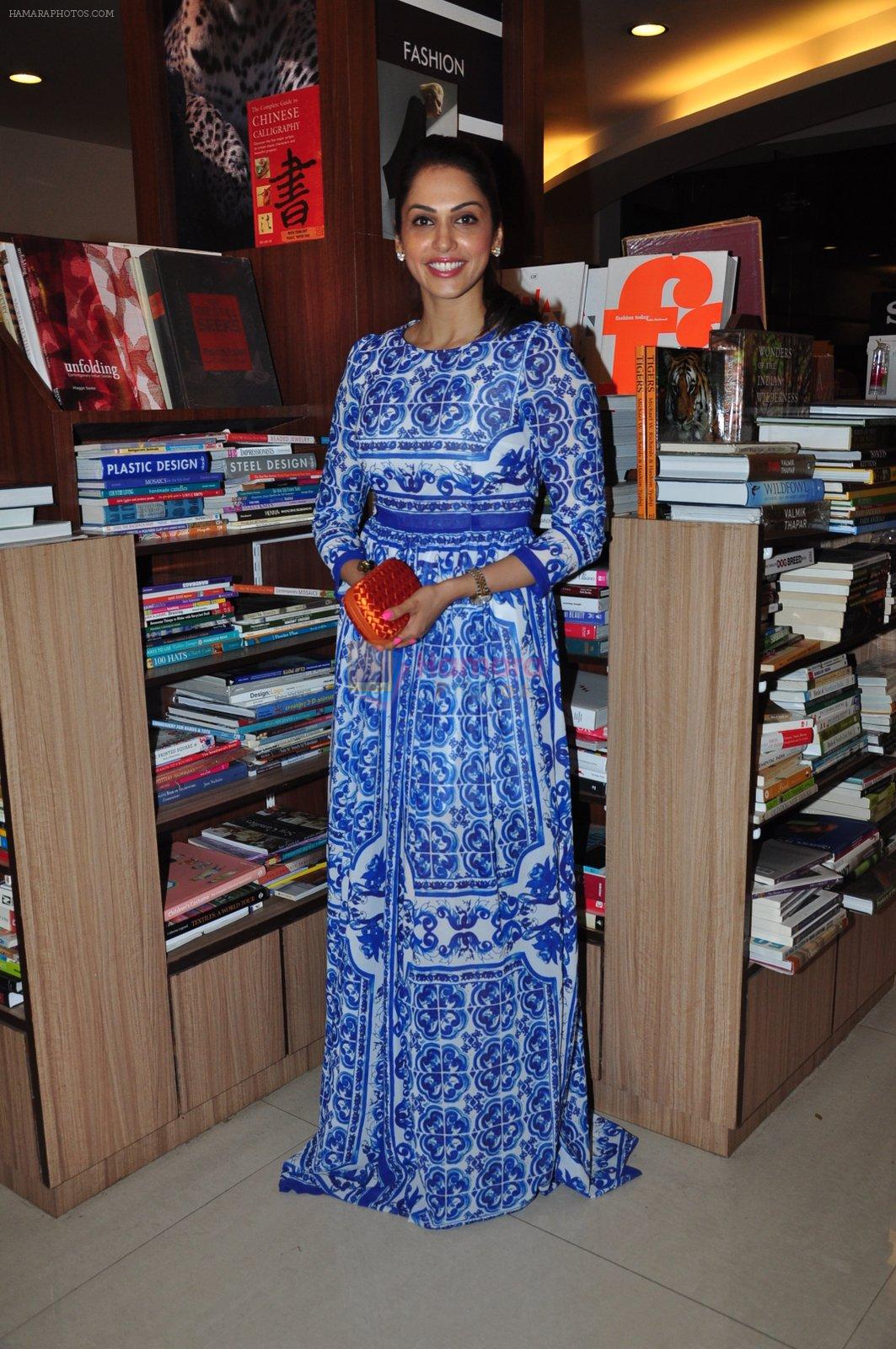 Isha Koppikar at book launch on 8th Feb 2016