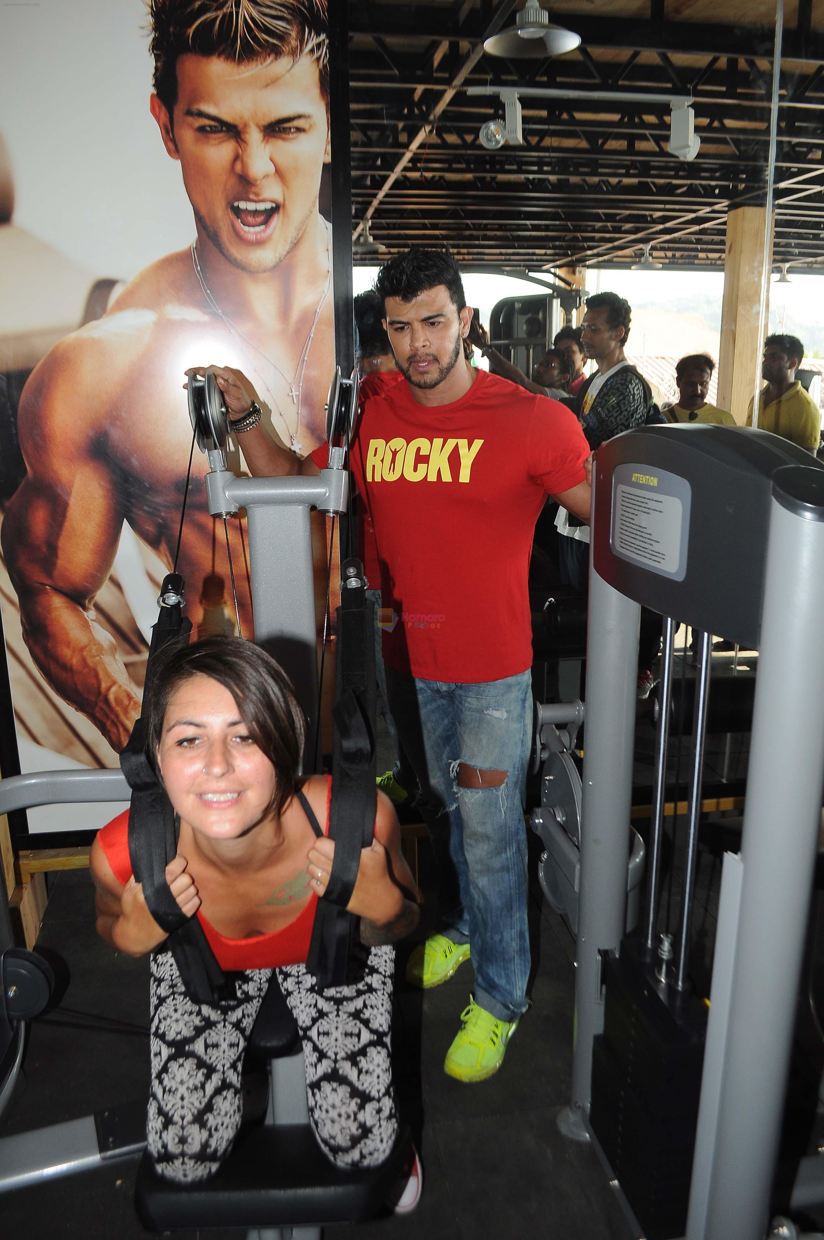 Sahil Khan launches his MUSCLE BEACH Gym in Baga Beach Goa on 12th Feb 2016