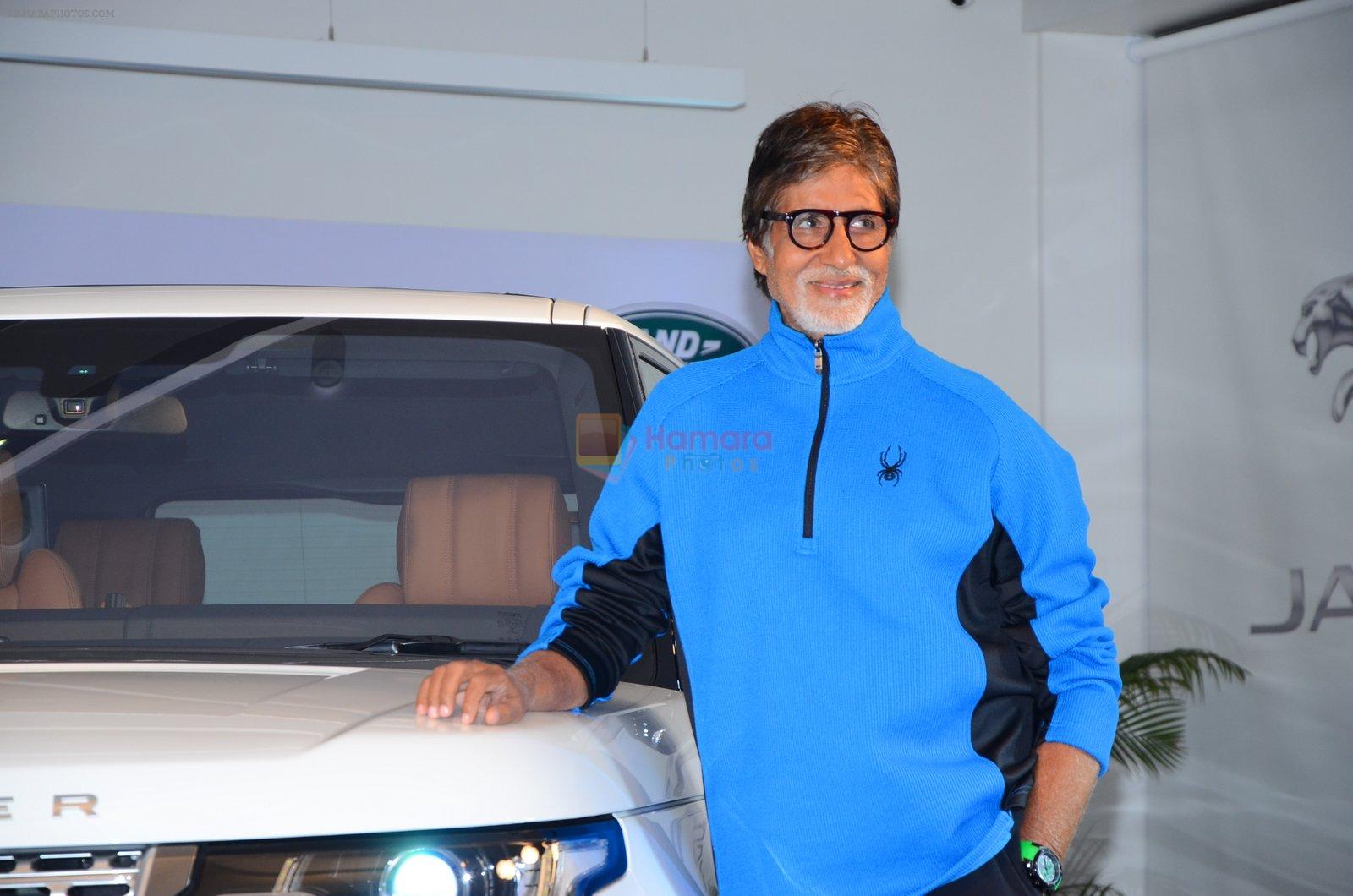 Amitabh Bachchan with his brand new Range Rover on 12th Feb 2016