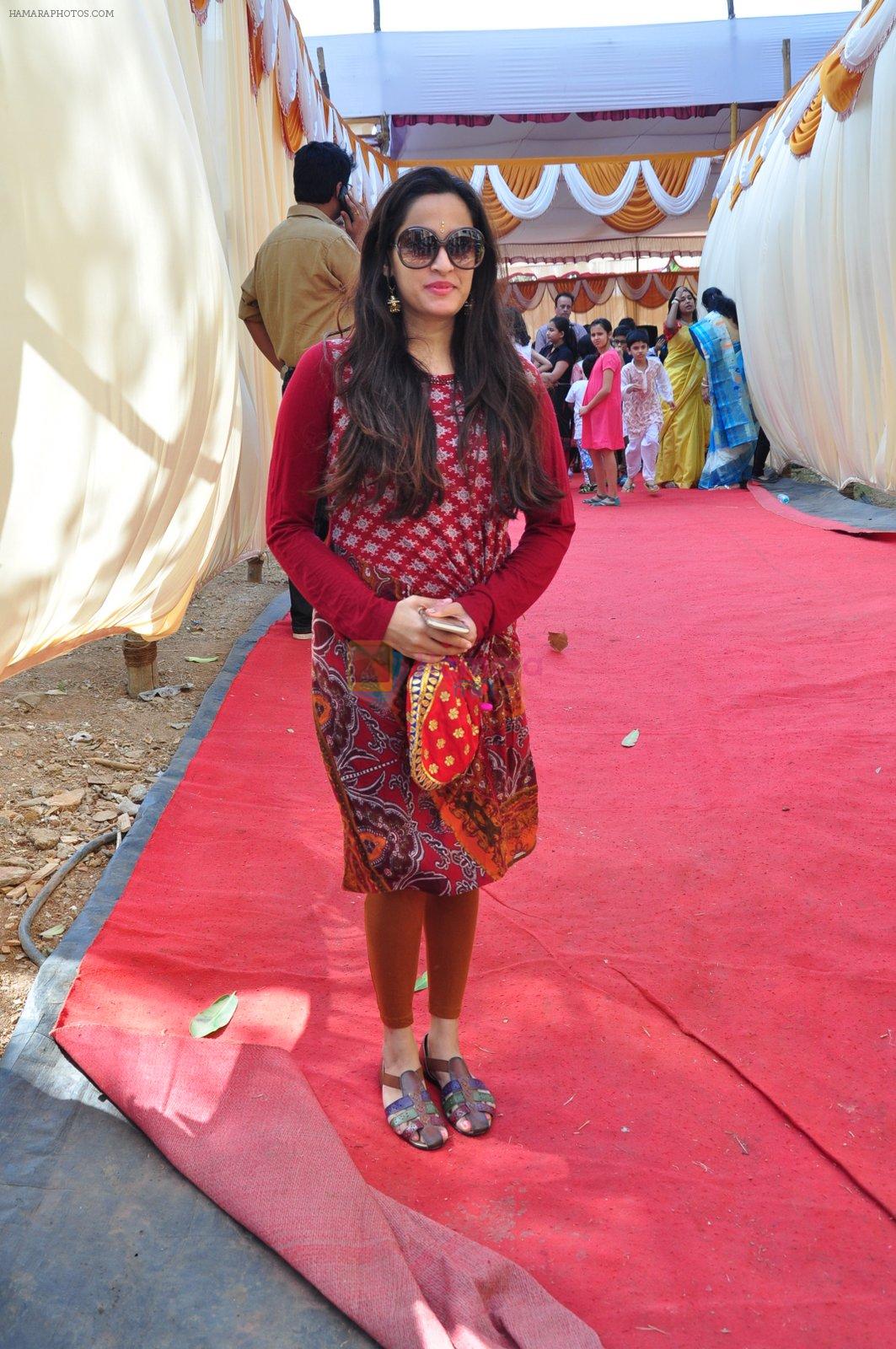 Shweta Pandit at Anurag Basu's Saraswati Pooja on 13th Feb 2016