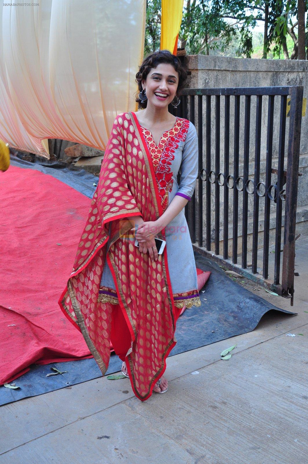 Ragini Khanna at Anurag Basu's Saraswati Pooja on 13th Feb 2016