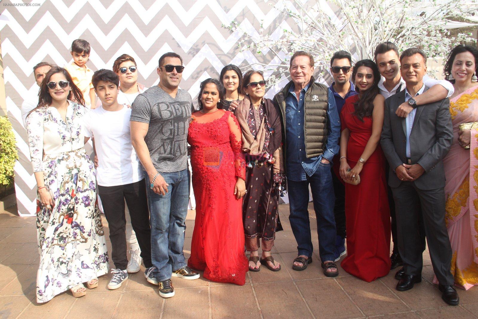 Salman Khan, Arpita Khan, Salim Khan, Salma Khan, Alvira Khan, Sohail Khan at Arpita Khan's Baby shower in Mumbai on 14th Feb 2016