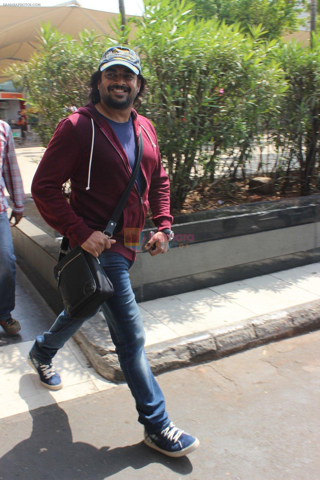 Madhavan snapped at airport on 14th Feb 2016