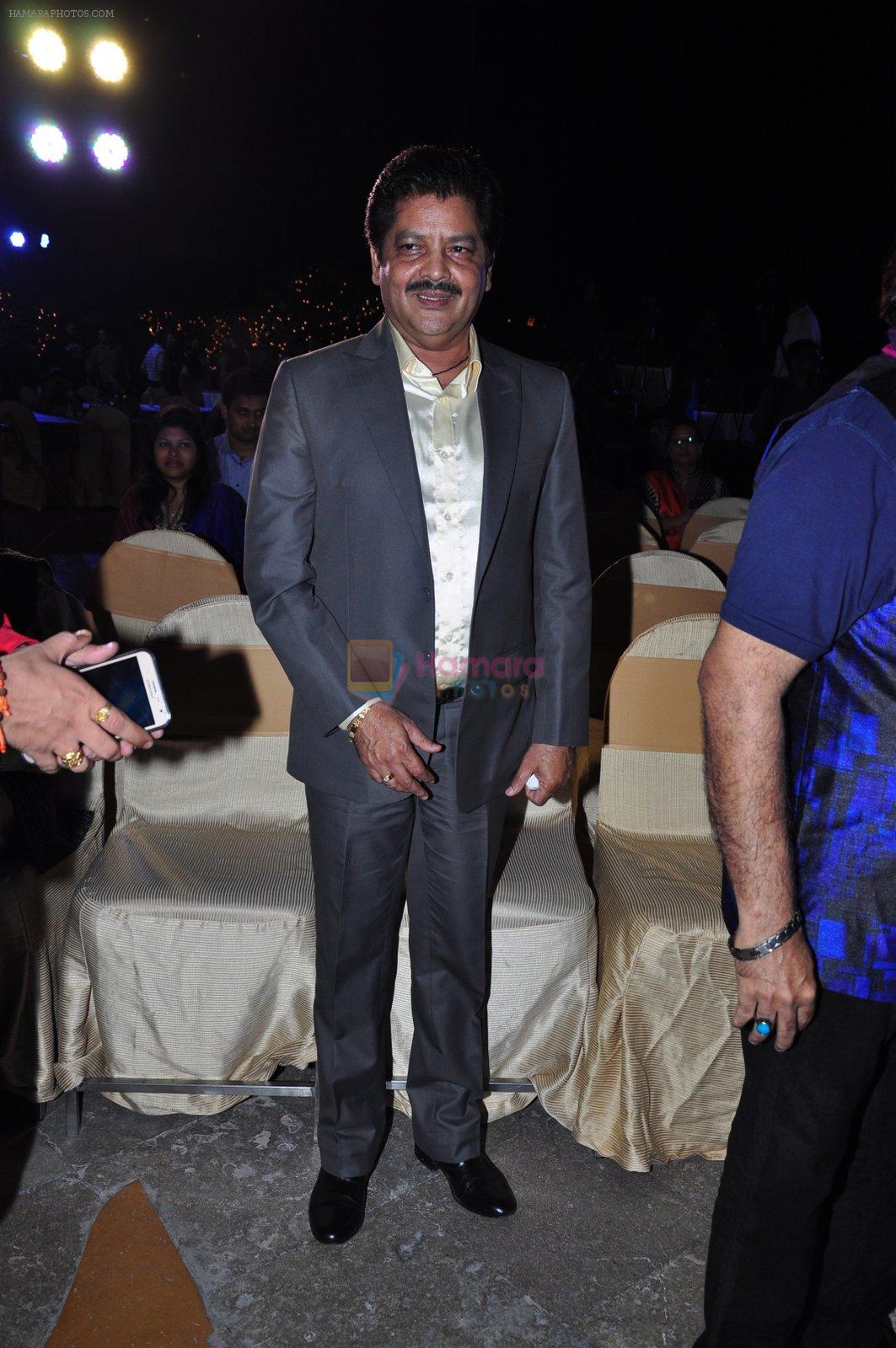 Udit Narayan at Sameer in Guinness book of records bash with music fraternity on 15th Feb 2016