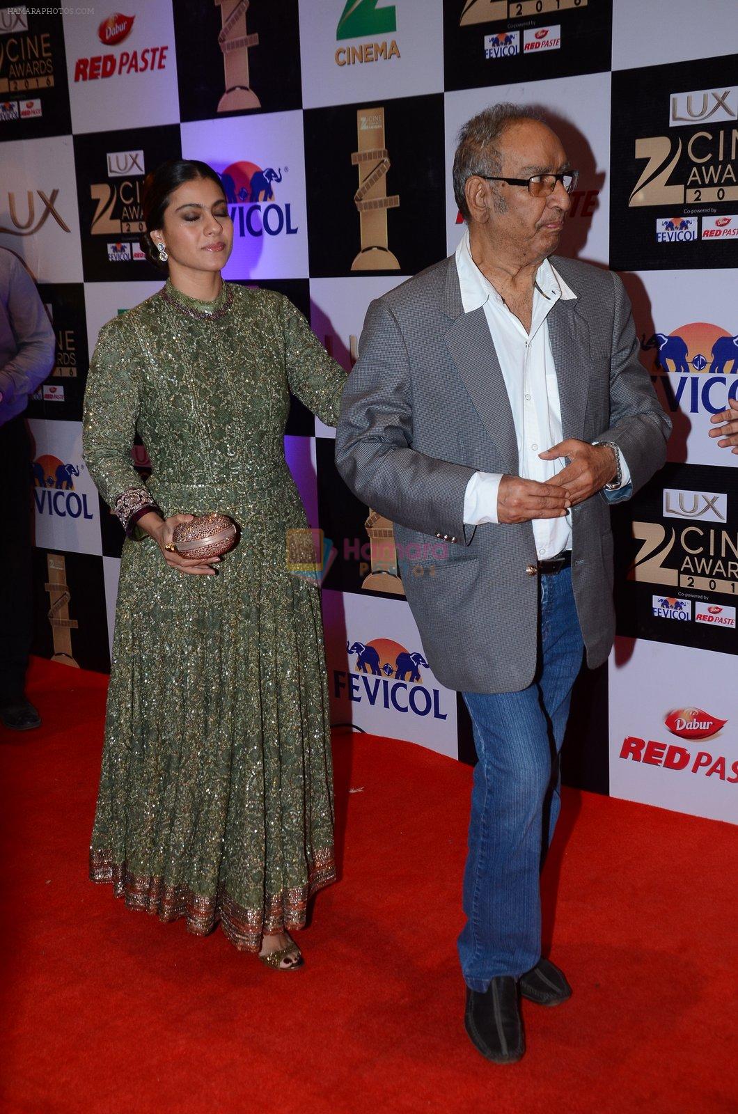 Kajol at zee cine awards 2016 on 20th Feb 2016
