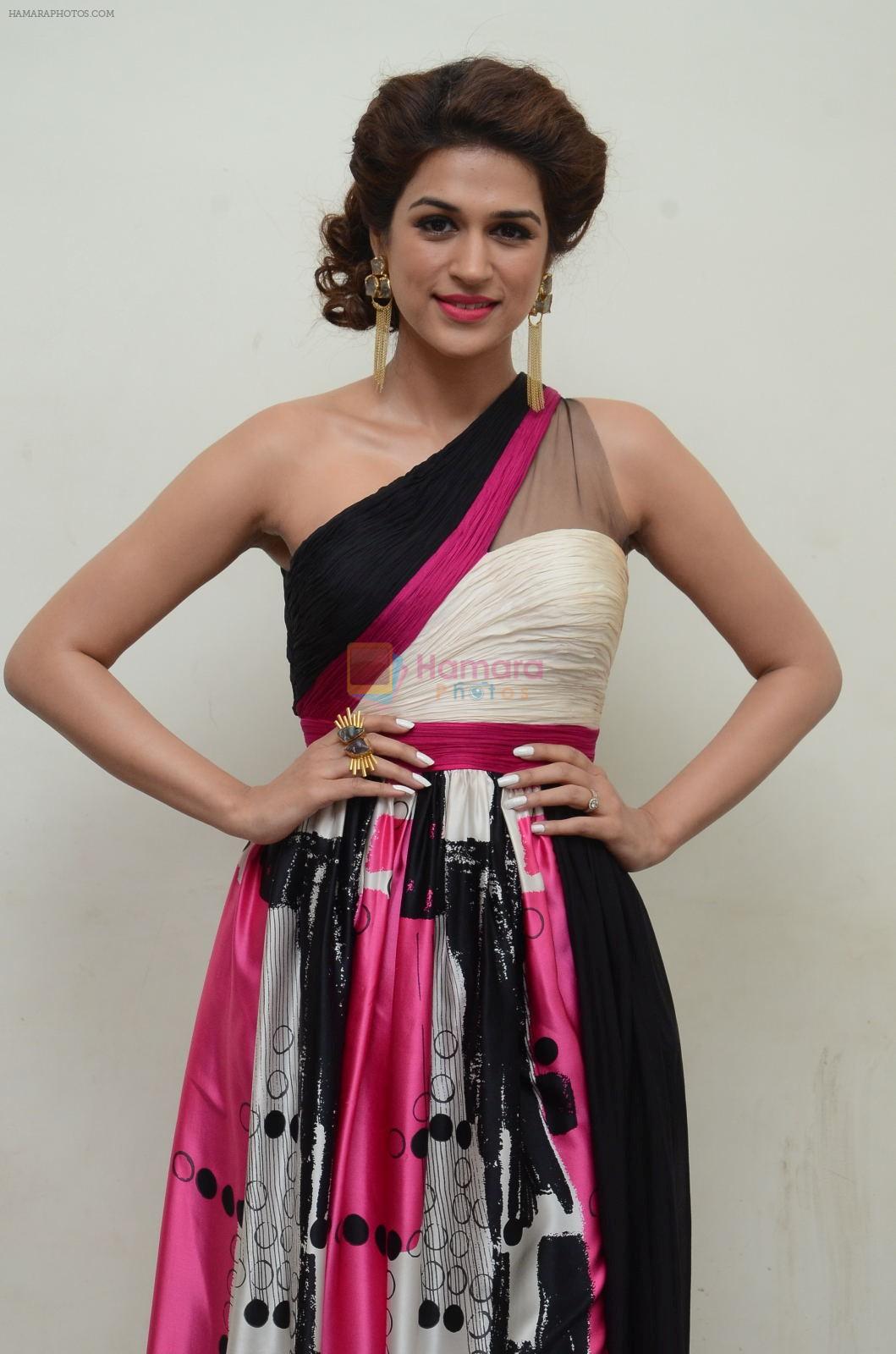 Shraddha Das wearing a Gavin Miguel from M the store at the audio launch of her movie Guntur Talk on 21st Feb 2016
