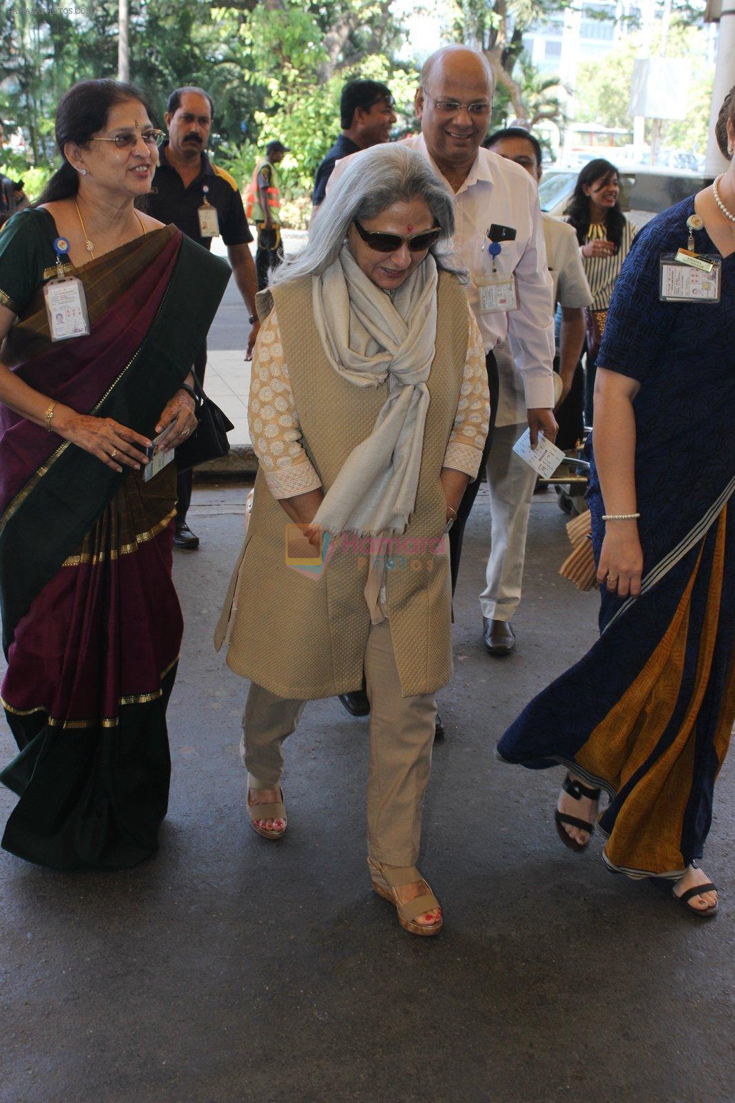Jaya Bachchan snapped at airport on 22nd Feb 2016