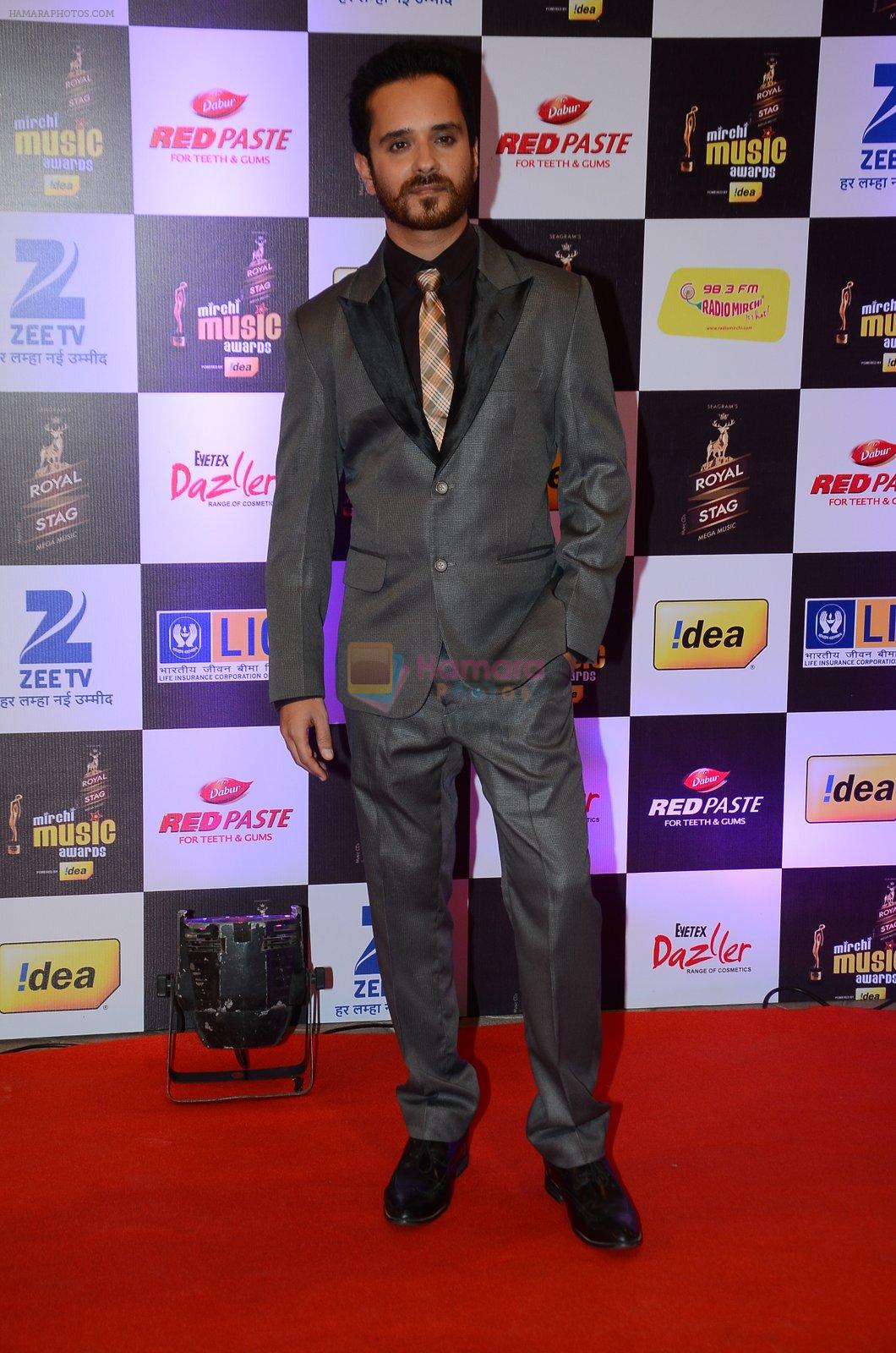 Raghav Sachar at radio mirchi awards red carpet in Mumbai on 29th Feb 2016
