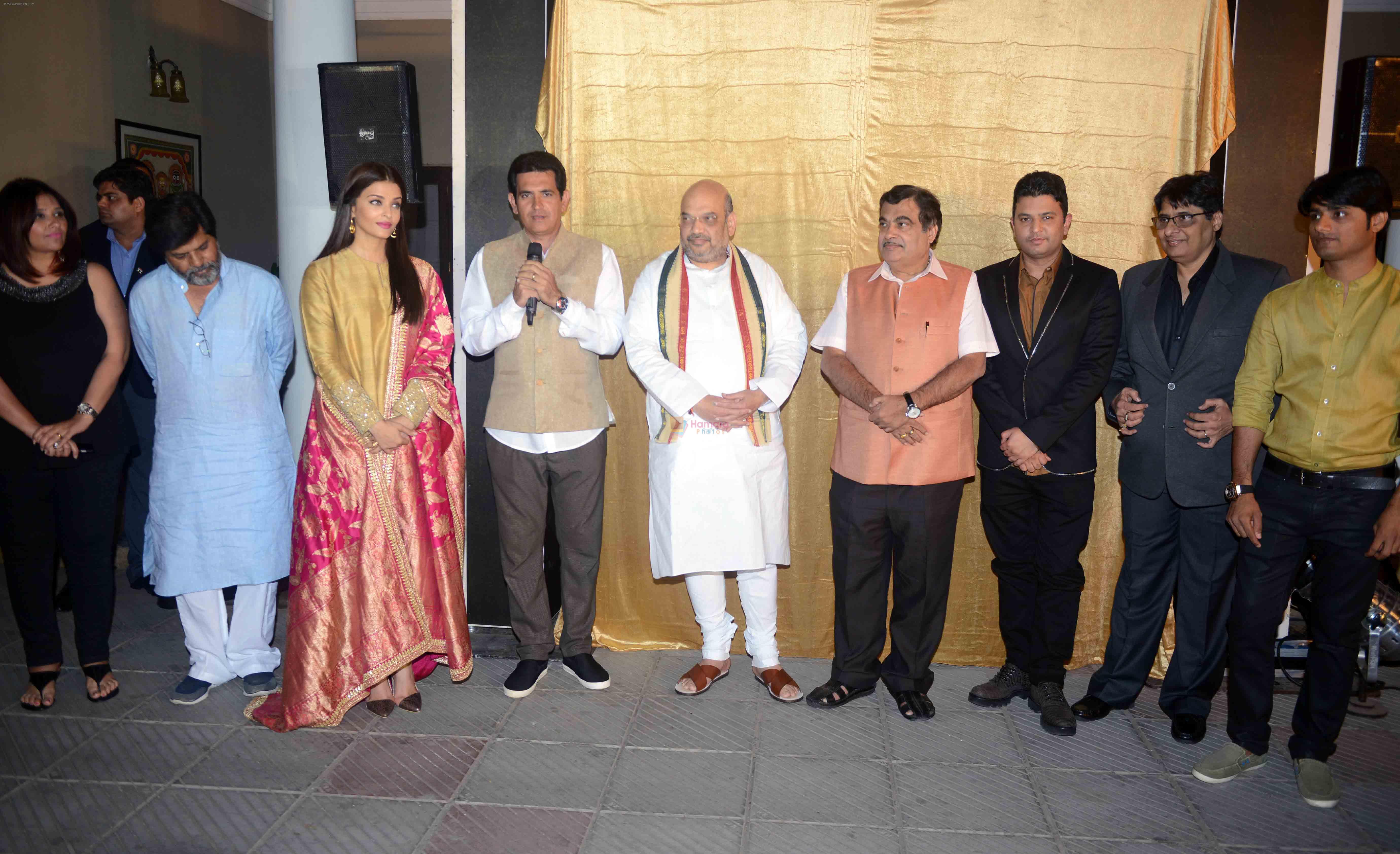 Aishwarya Rai Bachchan, Omung Kumar, Amit Shah at the first look launch of Sarbjit in Delhi on 29th Feb 2016